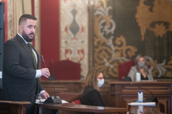 El PP espolea a Vox y se asegura las cuentas de Alicante sin esperar al tanteo de Cs a la izquierda