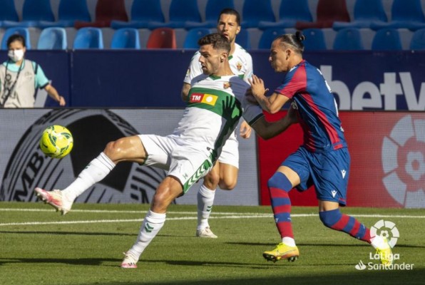 Lucha por escapar de la crisis
