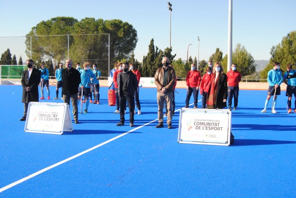 Cheste inaugura su nuevo campo de hockey hierba