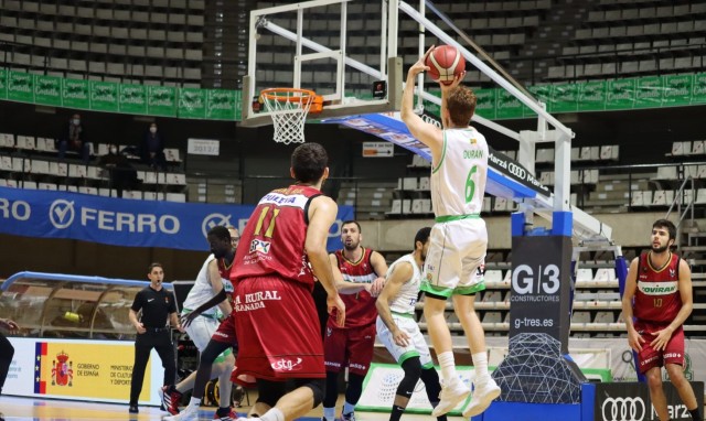 El TAU Castelló logra una gran victoria ante el Granada tras dos prórrogas (105-100)