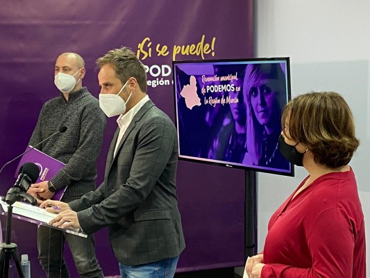 Podemos renueva sus 19 portavoces municipales: Luigi Carinci, en Murcia; Leli García, en Cartagena