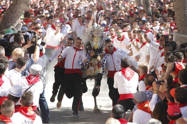
Los Caballos del Vino, Patrimonio de la Humanidad: una carrera que lleva a Caravaca al Olimpo
