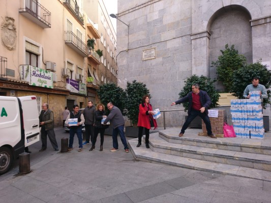 La Cofradía del Perdón de Murcia pone en marcha su campaña navideña de recogida de juguetes y alimentos