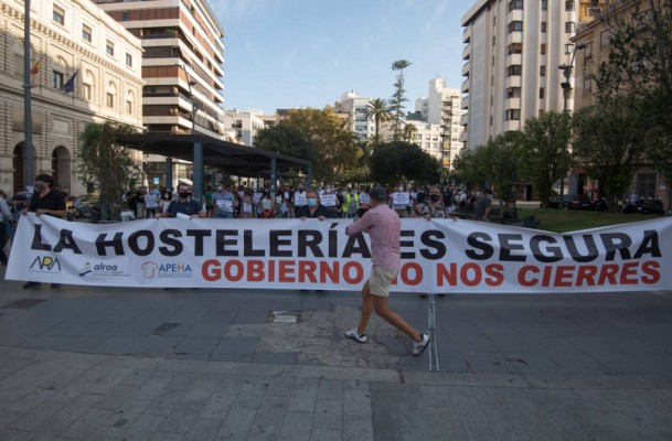 Los restaurantes de Alicante también estallan por los recortes en Navidad y piden compensaciones