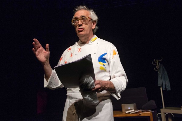 “En mis novelas reflejo el mundo de tensiones y malos rollos de la alta gastronomía”