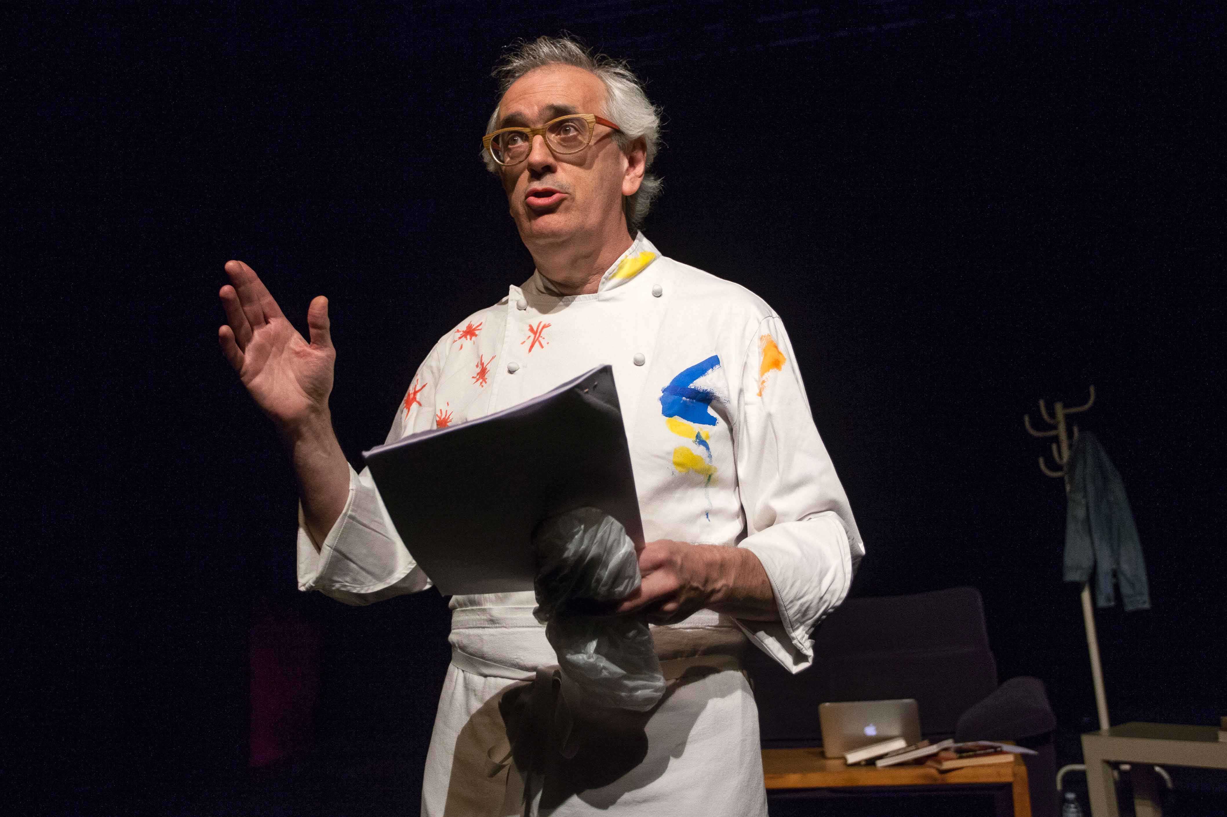 “En mis novelas reflejo el mundo de tensiones y malos rollos de la alta gastronomía”