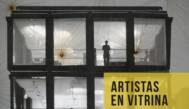 Los comercios de la calle del Teatro de Alicante llevan el arte a sus escaparates