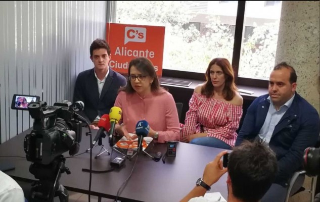 C's presiona a Echávarri y amenaza con impugnar la comisión de Comercio si mantiene el cerrojazo