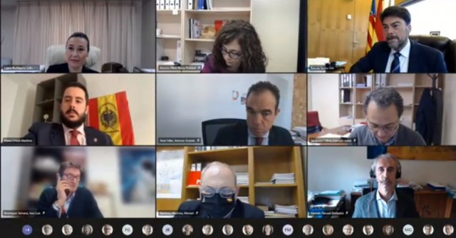 Vox 'se frota las manos' por el plante de la izquierda y se ofrece a PP y Cs para las cuentas de Alicante