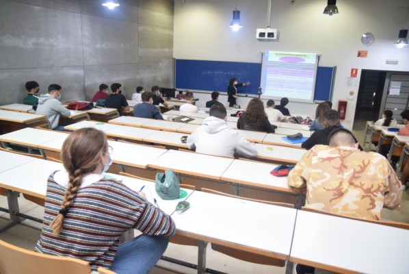 Los estudiantes de másteres y de últimos cursos de la UPCT se adaptan mejor a la docencia online