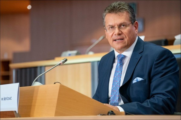 Bruselas y Londres acuerdan seguir negociando en 2021 las condiciones del 'Brexit'