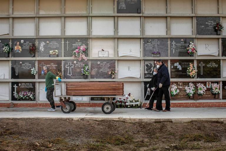 La Comunitat Valenciana suma en once meses 4.000 muertes más que en 2019