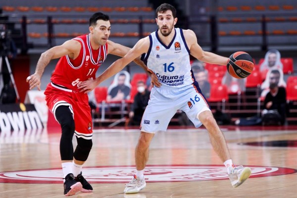 Un Valencia Basket coral doblega a Olympiacos

