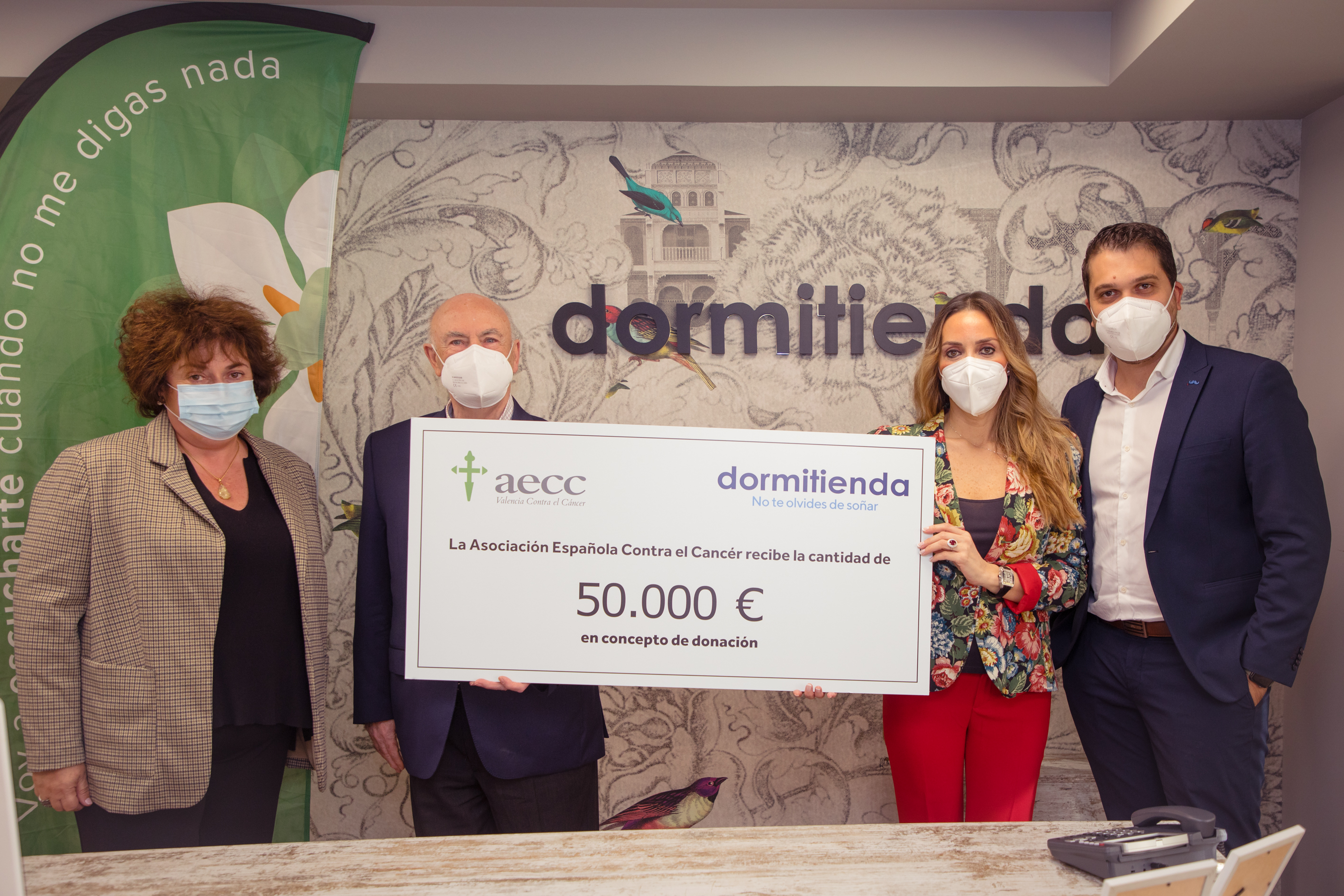Dormitienda dona 50.000 euros a la AECC de la venta de su 