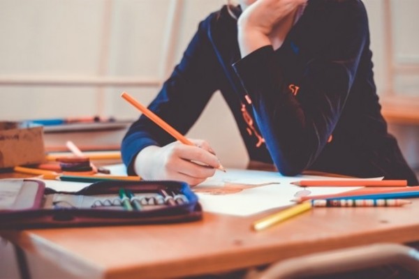 Así es el alumno que no va a clase: varón, inmigrantes y con padres sin la ESO