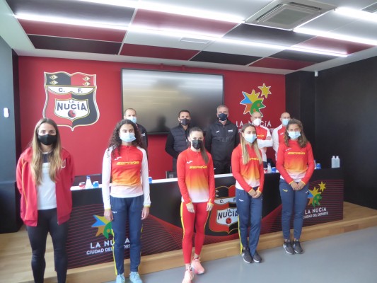 La Selección Femenina de Relevos prepara Tokio 2021 en La Nucía
