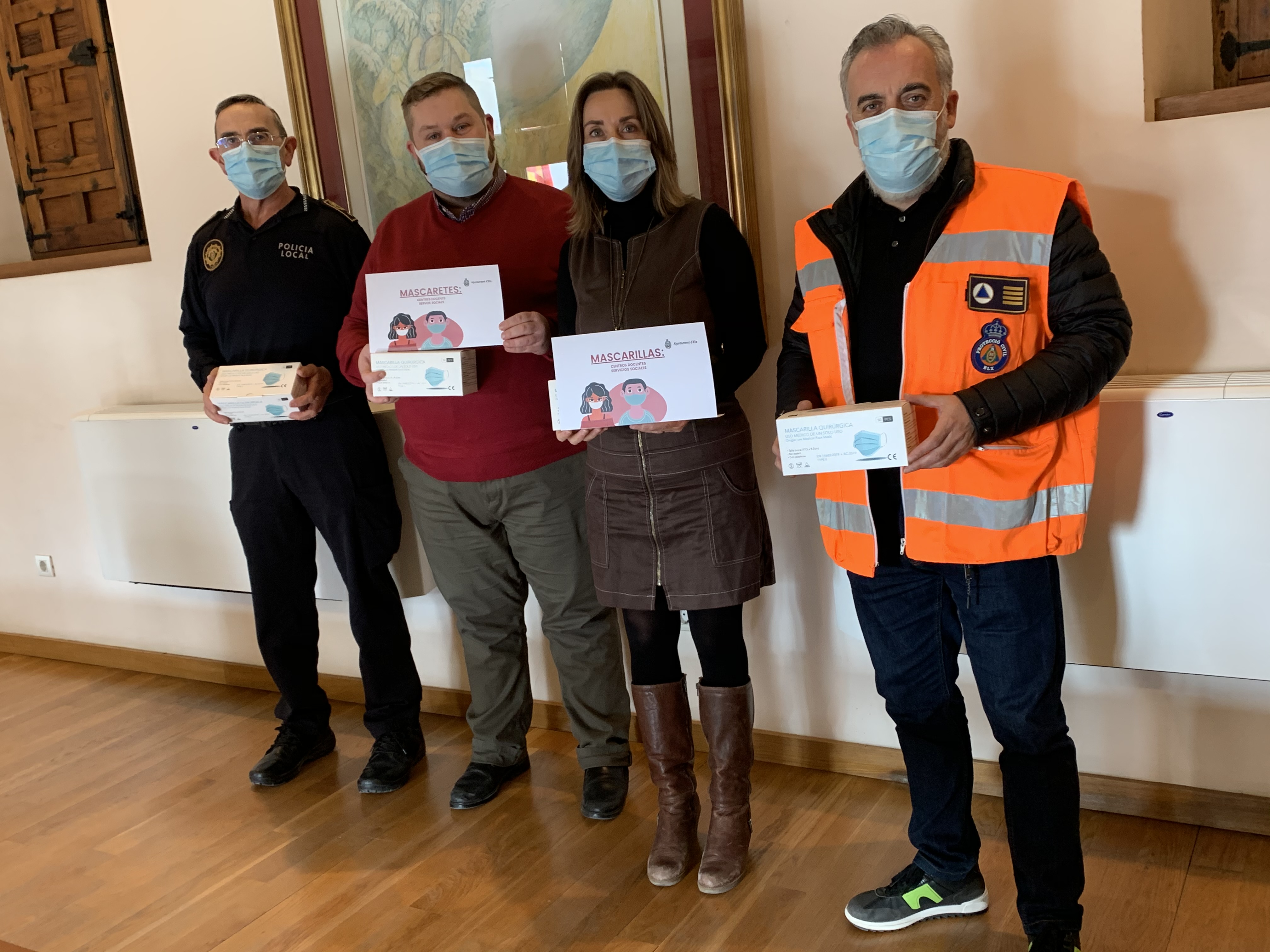 Elche distribuye 92.000 mascarillas quirúrgicas entre los centros educativos y los servicios sociales 