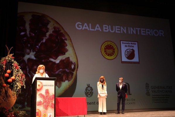 La DOP de la granada mollar de Elche rinde homenaje a los sanitarios en la gala del buen interior