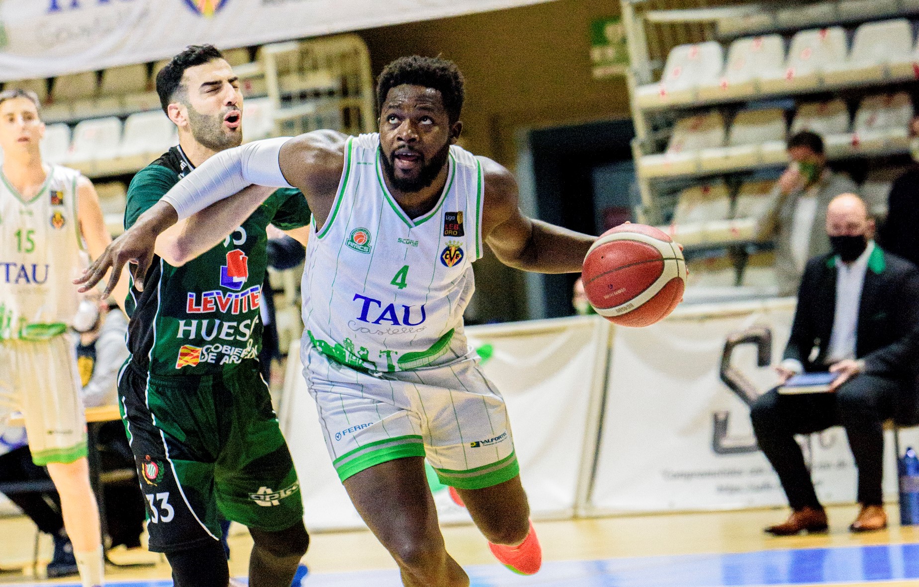 El TAU lidera los registros reboteadores de la Liga