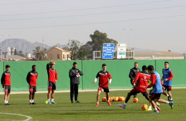 El Elche quiere recuperar la buena dinámica ante un Tenerife en racha
