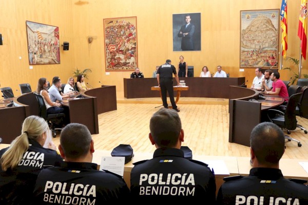Benidorm tiene 16 plazas de agente en la Policía Local para 409 candidatos
