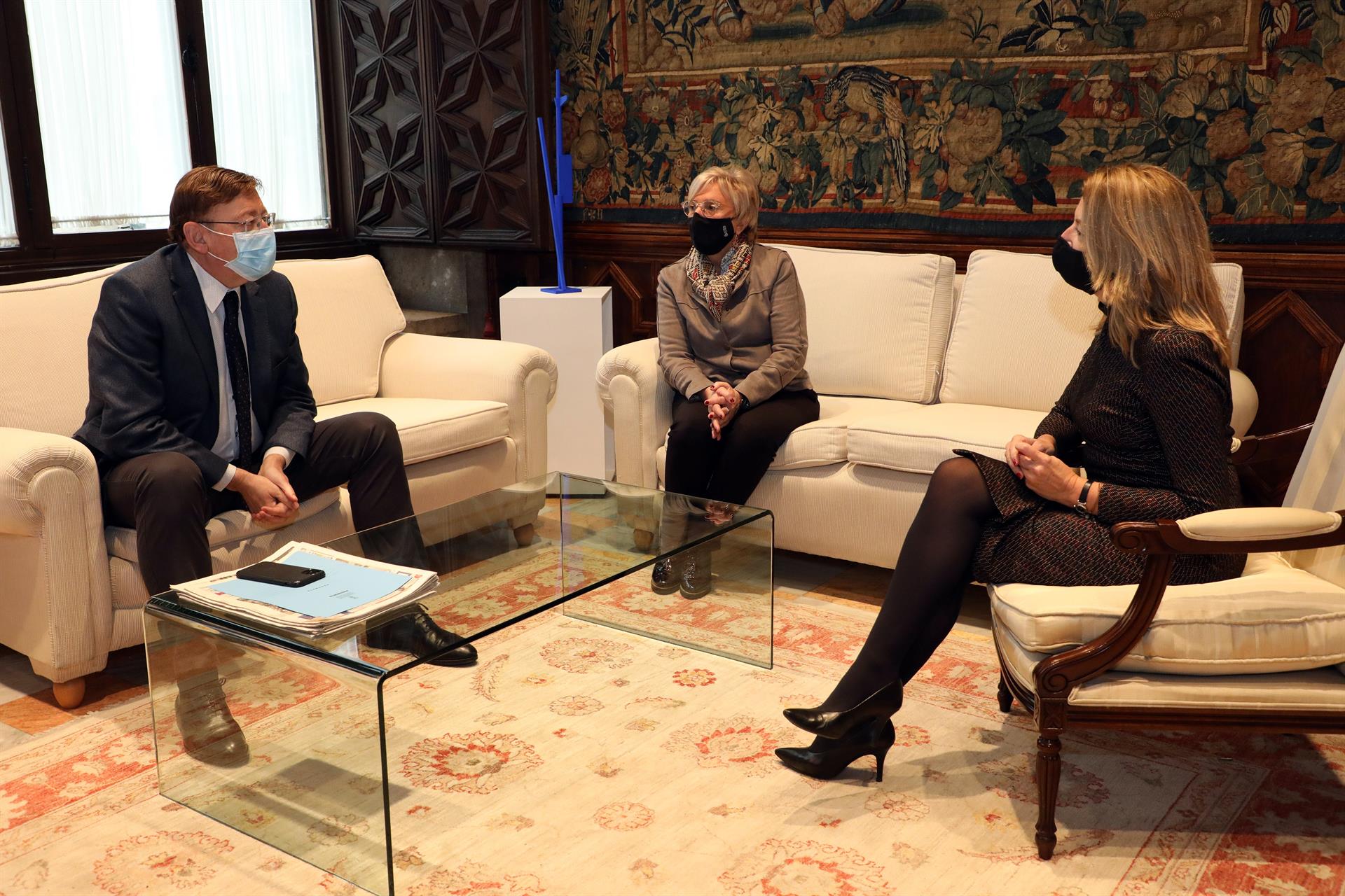 Ximo Puig, Ana Barceló y Concha Andrés en una imagen de archivo. Foto: GVA - 