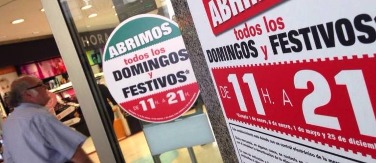 El DOGV publica los 11 días de apertura de comercios en domingos y festivos para 2021