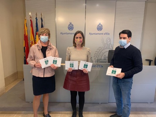 Elche pone nuevas líneas de taxi que unen el casco urbano con las pedanías a dos euros por trayecto