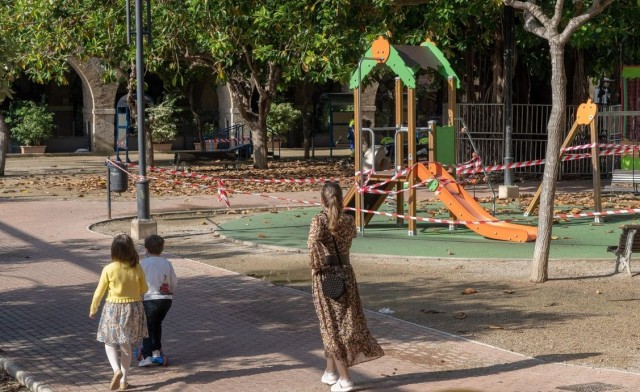 Los parques infantiles de Cartagena reabren este martes tras 44 días prohibidos para los más pequeños 