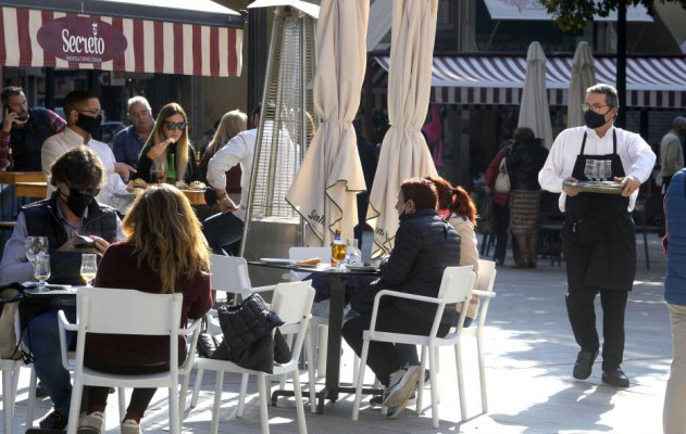 Los aforos de los bares de Murcia y Cartagena siguen al 50% pero suben al 75% en Molina y Alcantarilla 