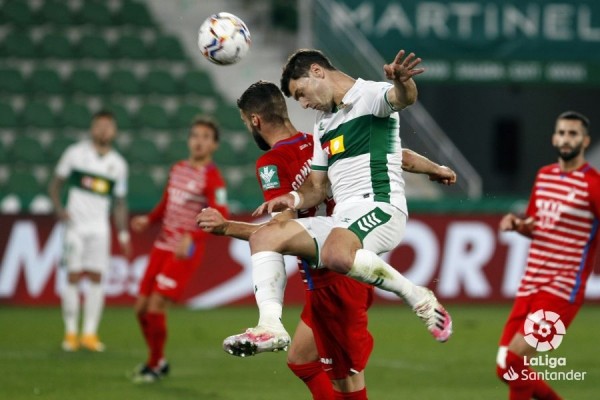 El Granada quiebra su racha adversa y prolonga la del Elche