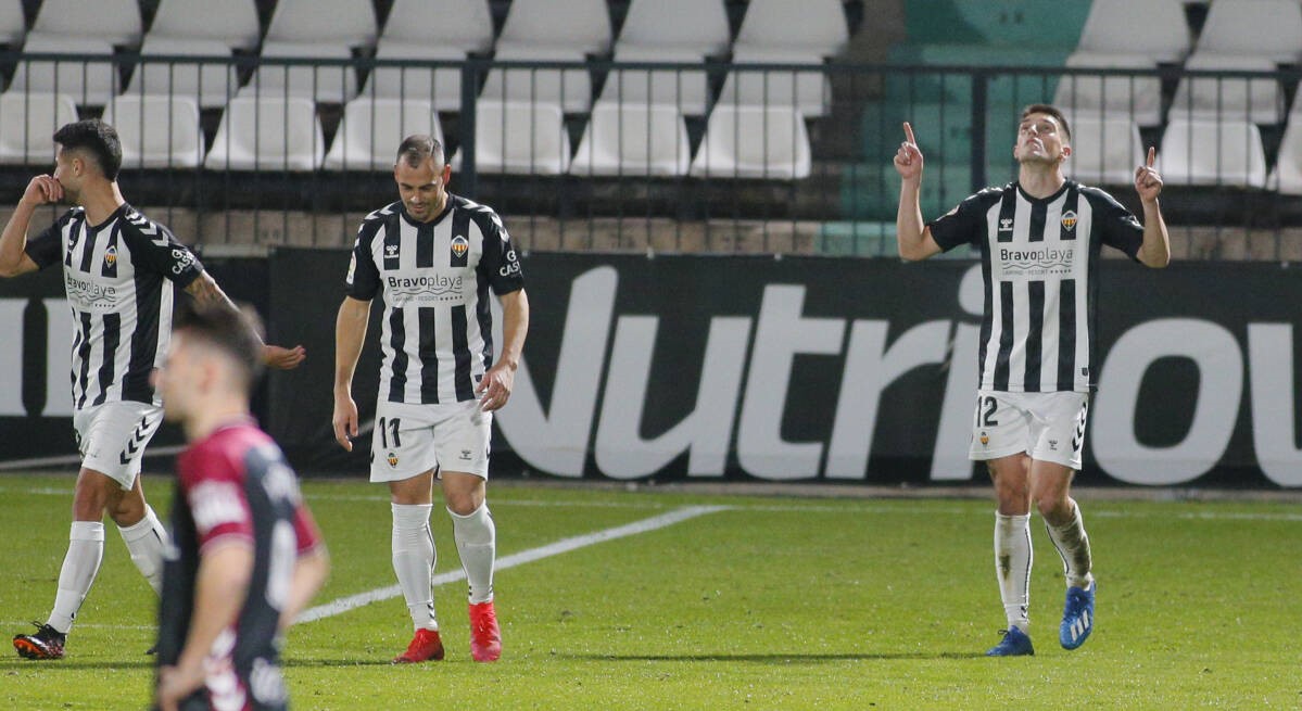 Los delanteros tiran la puerta: Zlatanovic, Cubillas y César, claves en los 7 últimos puntos del Castellón