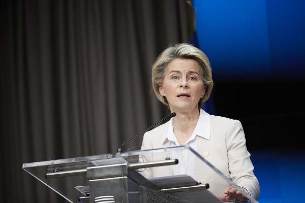Von der Leyen y Johnson se dan más tiempo para una salida ordenada del Reino Unido
