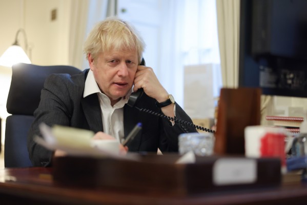Von der Leyen y Johnson se dan más tiempo para una salida ordenada del Reino Unido
