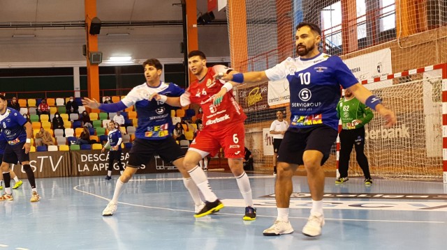 Tablas en el duelo entre los Leos
