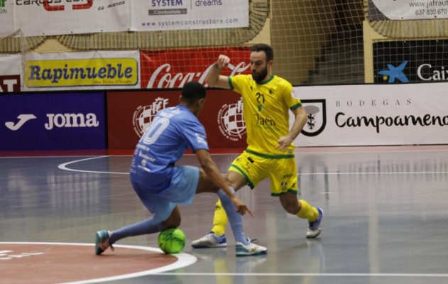 El Peñíscola suma su séptima jornada seguida sin ganar tras firmar las tablas ante el Jaén (2-2)