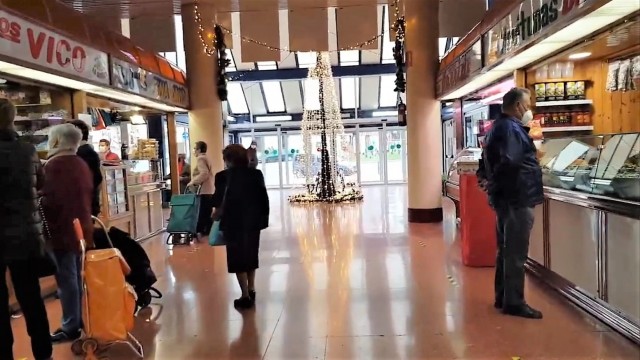 Elda repara el Mercado Central para mejorar la calidad del servicio y la experiencia de compra
