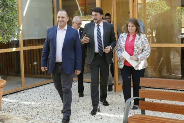 Alicante pedirá gestionar las viviendas adquiridas por el Consell con el derecho de tanteo 