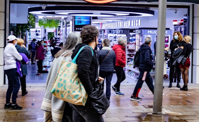 Benidorm aprueba dos nuevas remesas de ayudas a empresas y autónomos

