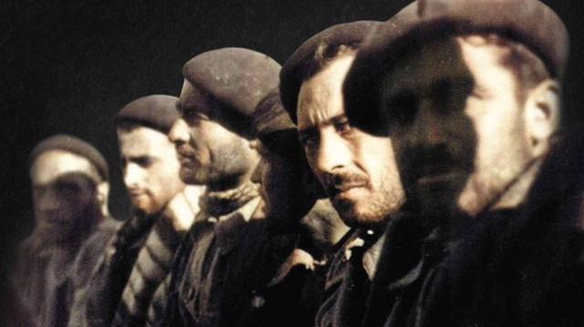 Pérez-Reverte convierte en un álbum digital los recuerdos de sus seguidores sobre la Guerra Civil 