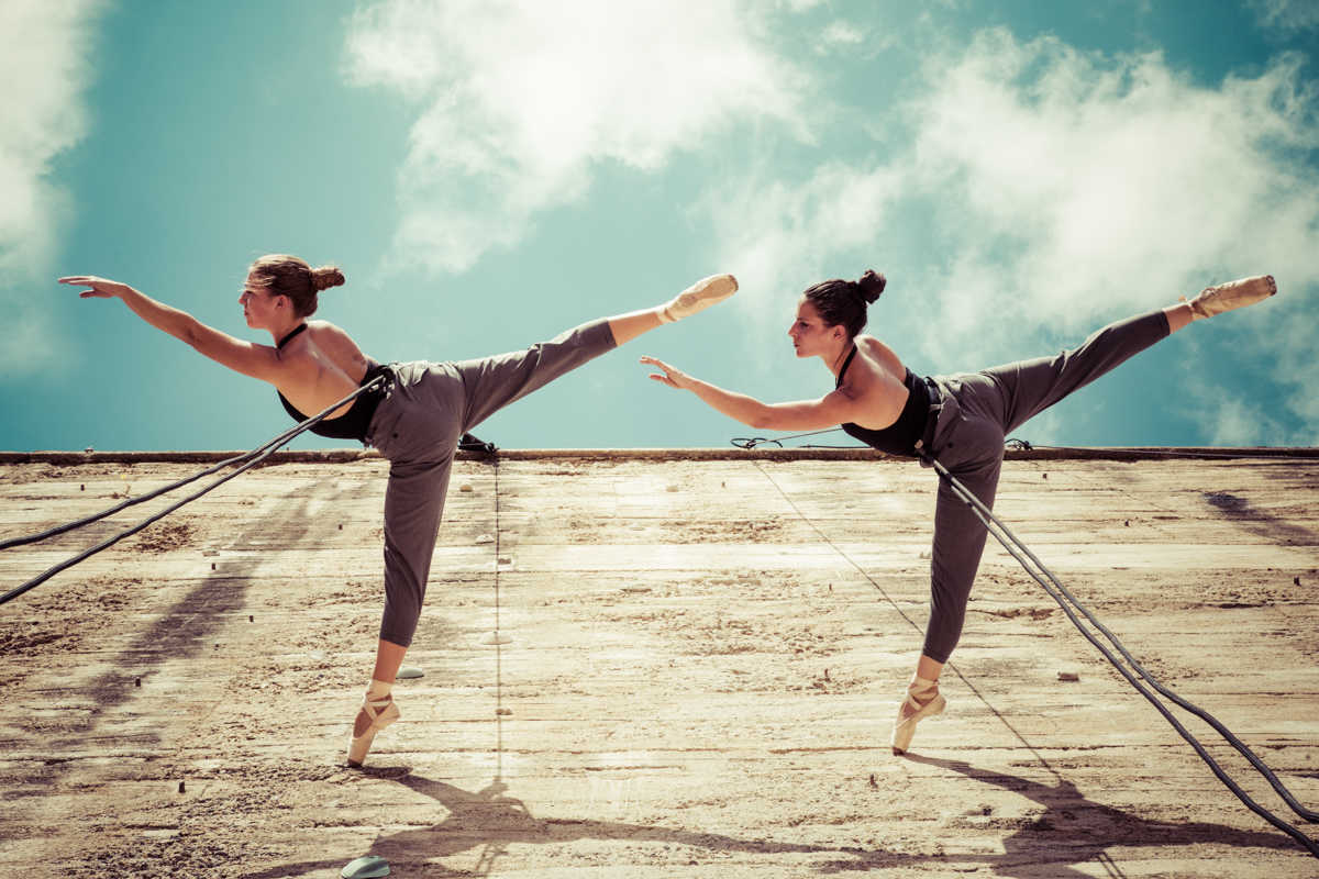 La Plaza del Ayuntamiento de València acoge una maratoniana jornada de danza, teatro, talleres y hasta un guateque