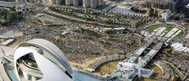 La juez archiva la causa sobre los contratos de la visita del Papa a València 