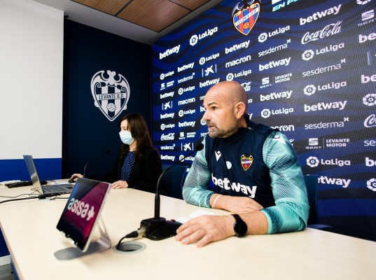 Paco López: 