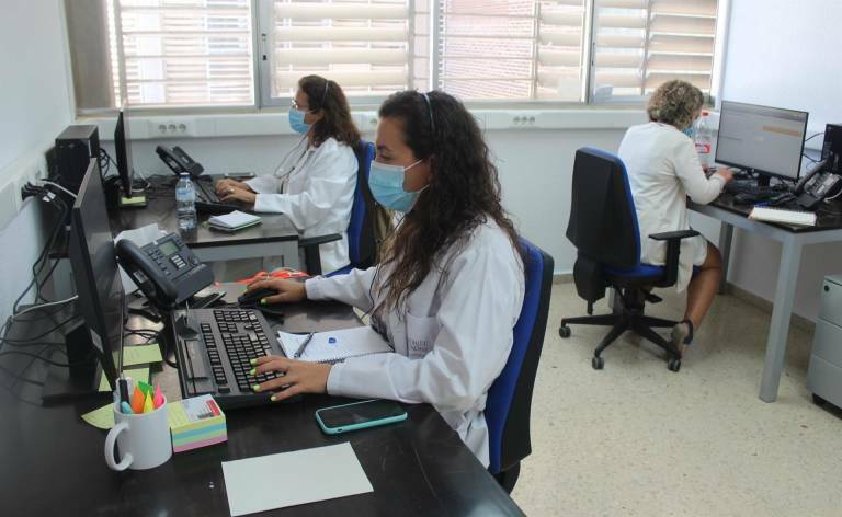 Centro de atención telefónica del área de salud de Alicante, en una imagen de archivo. Foto: AP - 