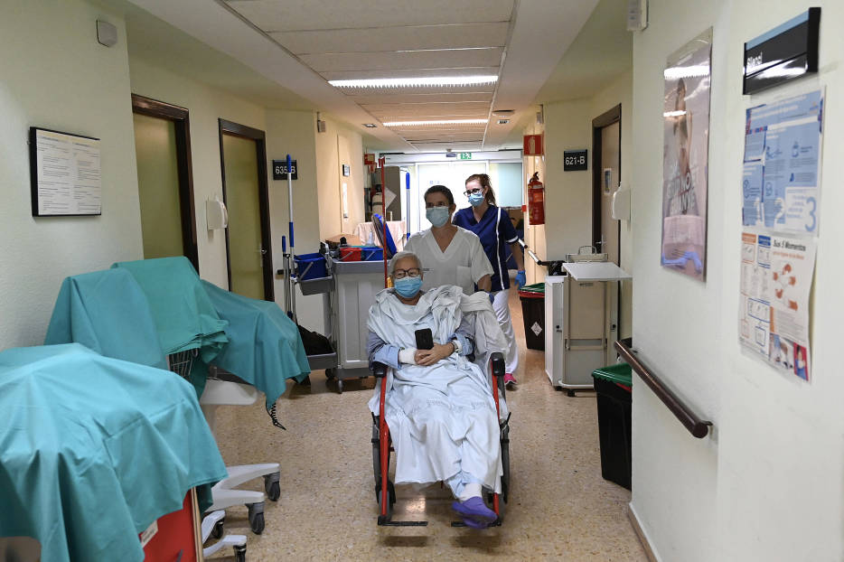 El coronavirus se extiende por el Hospital General, afecta a la plantilla y dificulta la gestión sanitaria