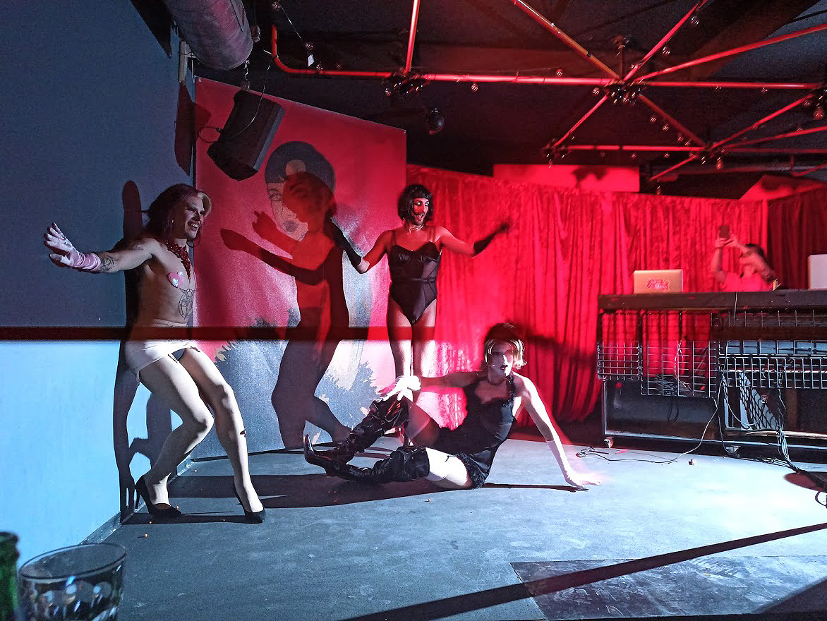 Glamniss, Pam Demia y Magenta Mars - 