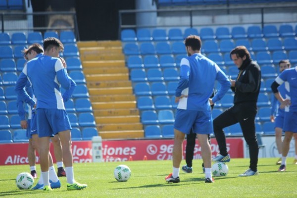 El Hércules cierra su mal curso con un intrascendente partido en Cornellà
