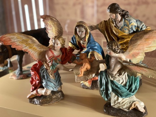 Un belén con piezas atribuidas a Salzillo se expone por primera vez en la iglesia de San Esteban de Murcia