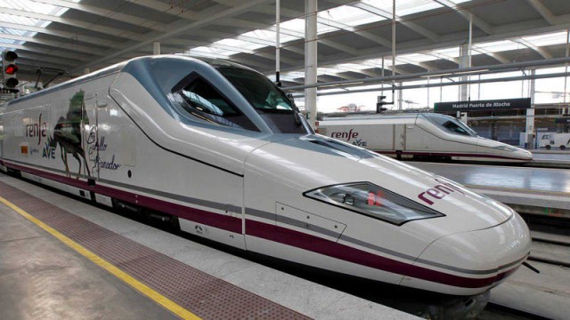 Elche avanza, lento, con su déficit ferroviario: conexión con el aeropuerto, AVE y llegada del tren