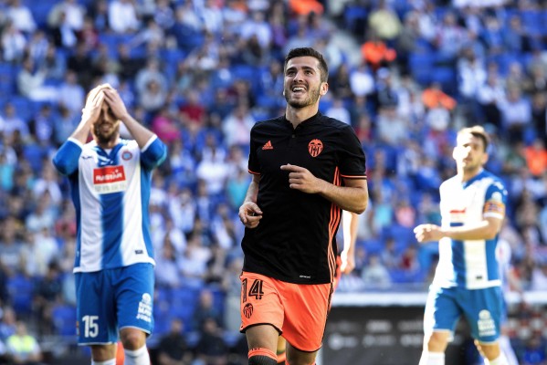 Un gran gol de Gayà le da la victoria al Valencia CF en Cornellà